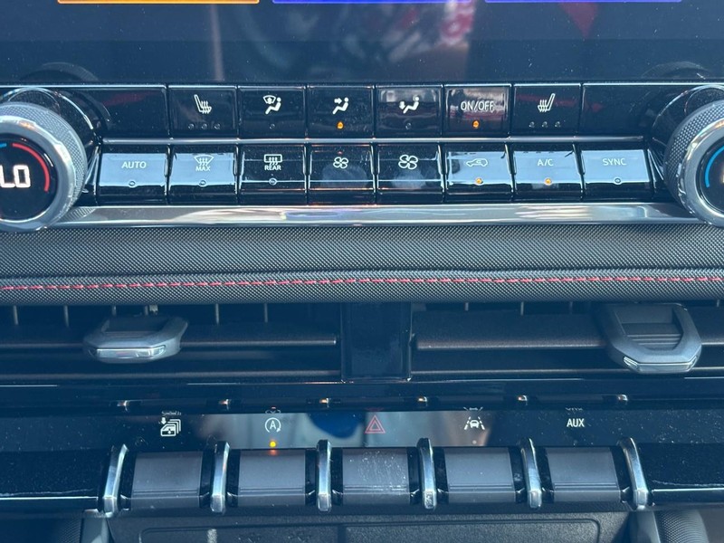 Chevrolet Colorado Vehicle Image 10