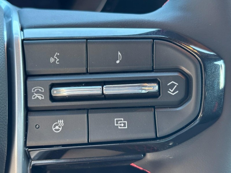 Chevrolet Colorado Vehicle Image 13