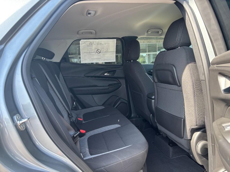 Chevrolet TrailBlazer Vehicle Image 05