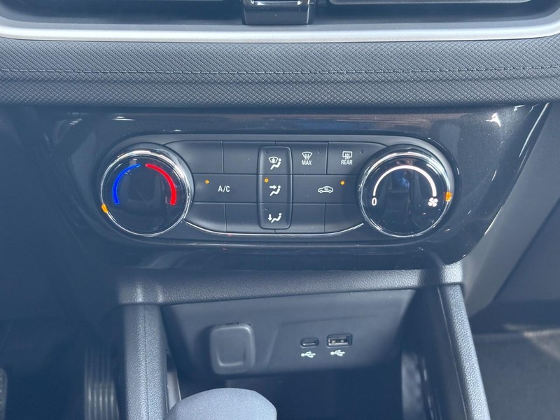 Chevrolet TrailBlazer Vehicle Image 10