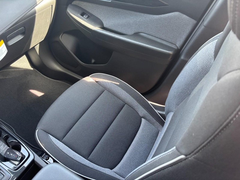 Chevrolet TrailBlazer Vehicle Image 11