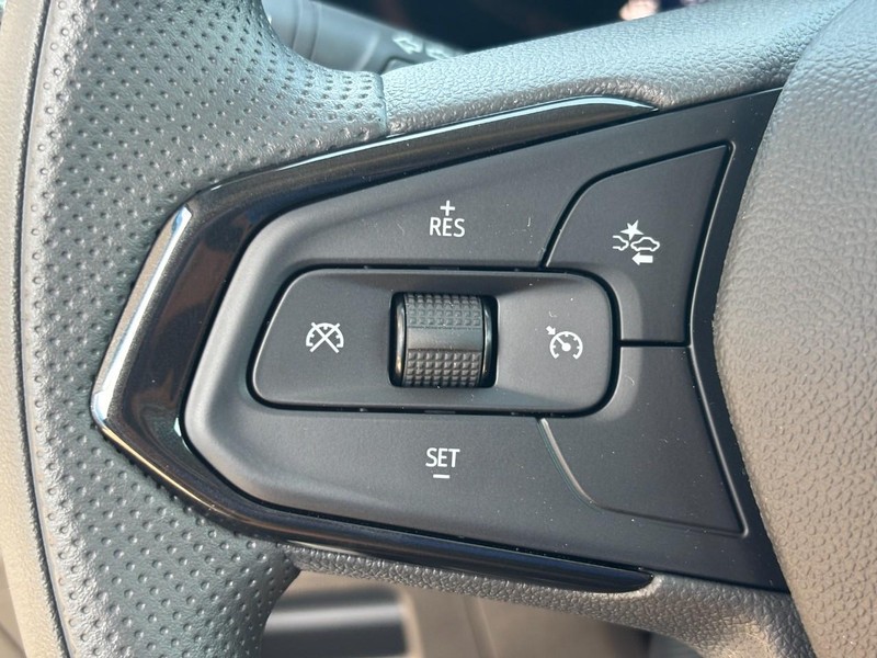 Chevrolet TrailBlazer Vehicle Image 13