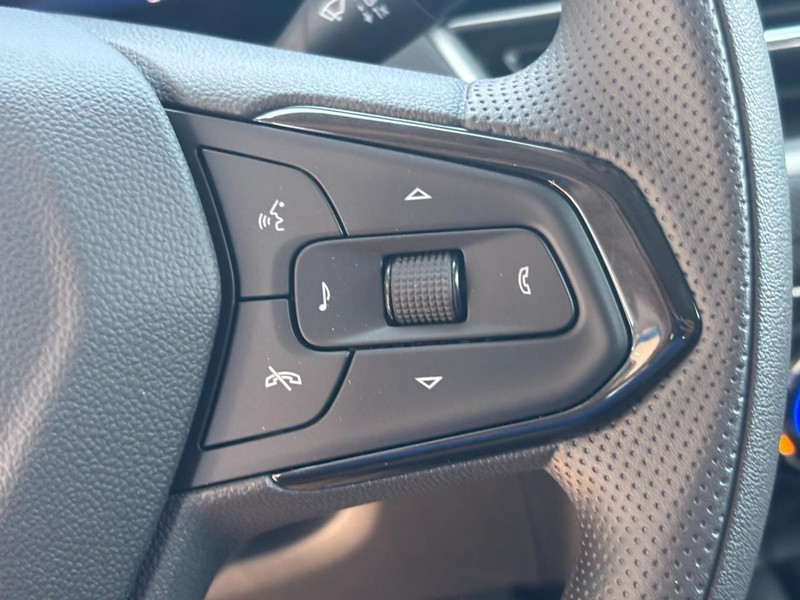 Chevrolet TrailBlazer Vehicle Image 14