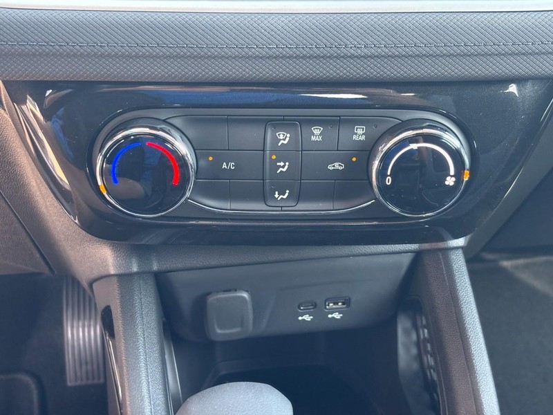 Chevrolet TrailBlazer Vehicle Image 18