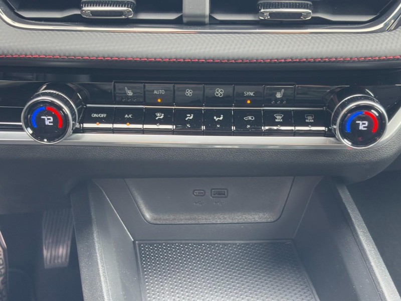 Chevrolet Equinox Vehicle Image 18