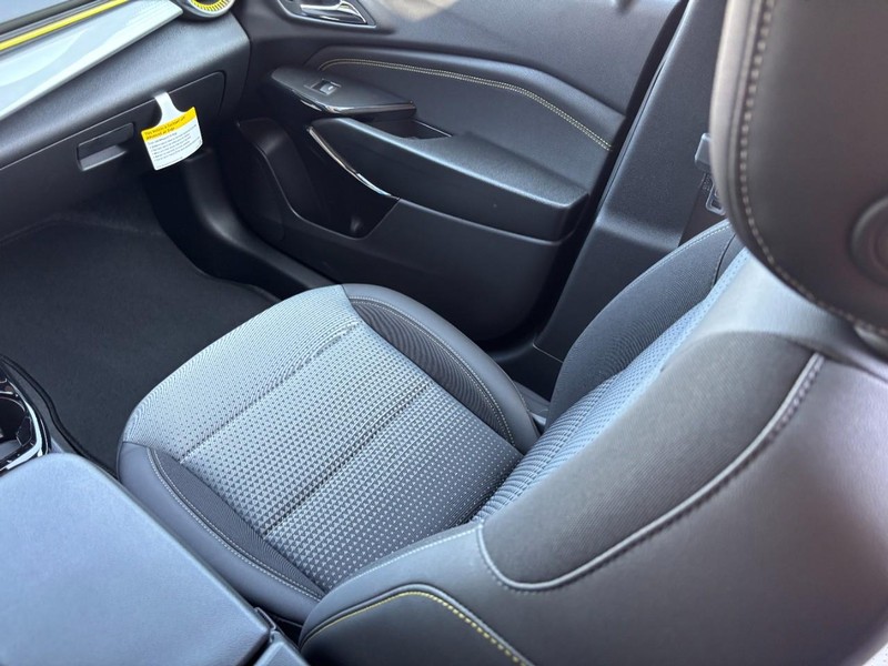 Chevrolet Trax Vehicle Image 11