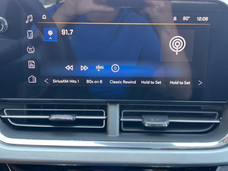 Chevrolet Trax Vehicle Image 16
