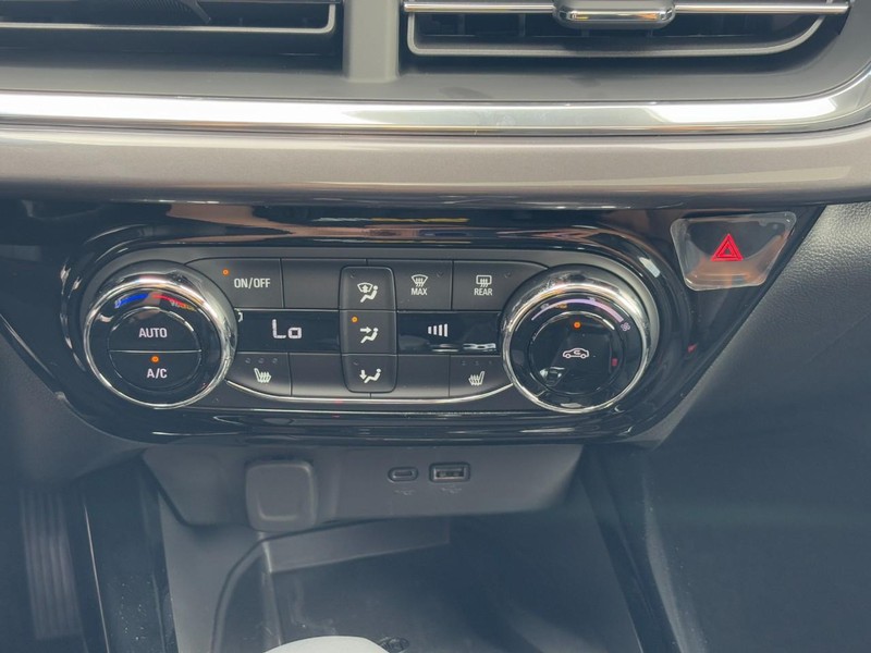 Chevrolet Trax Vehicle Image 18