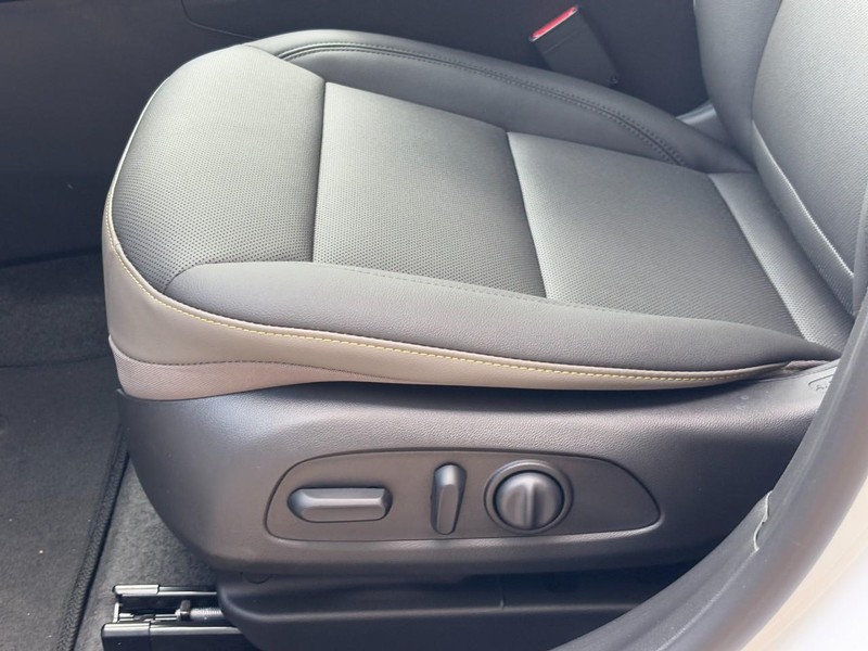 Chevrolet Trax Vehicle Image 21