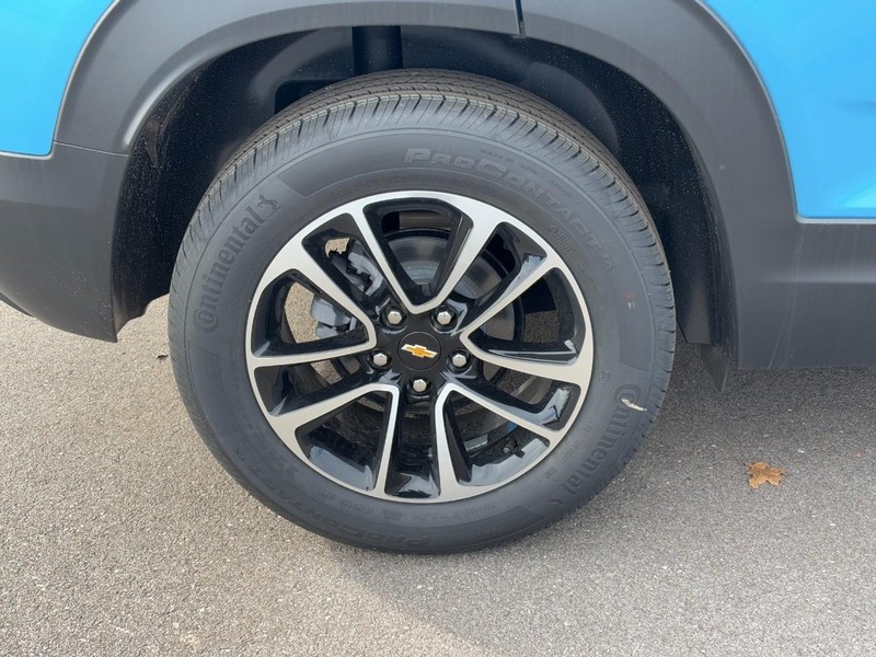 Chevrolet TrailBlazer Vehicle Image 04