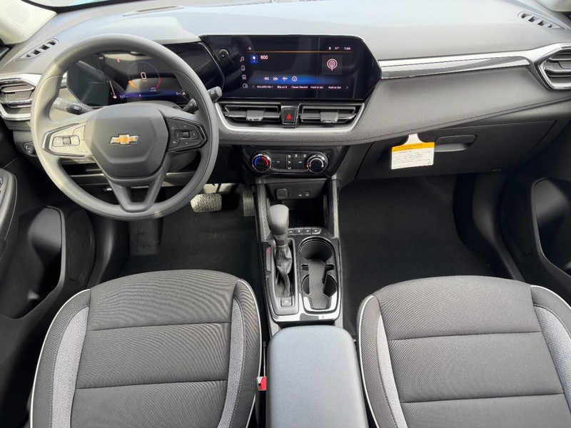 Chevrolet TrailBlazer Vehicle Image 06