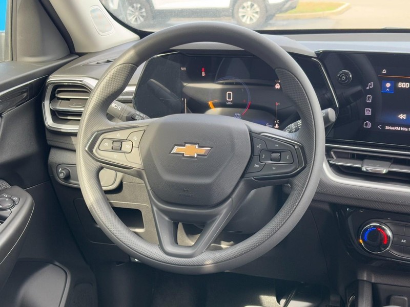 Chevrolet TrailBlazer Vehicle Image 07