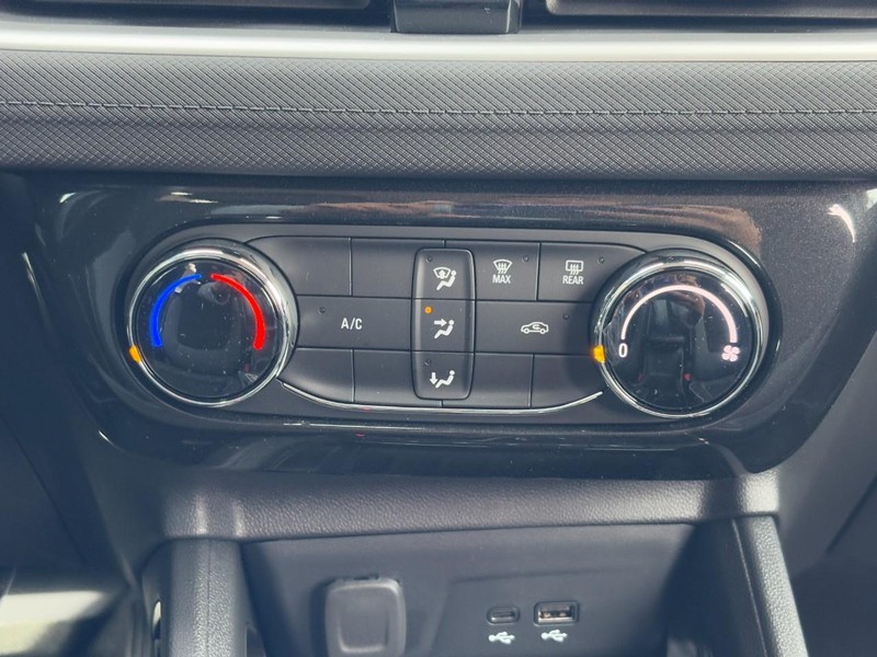 Chevrolet TrailBlazer Vehicle Image 09