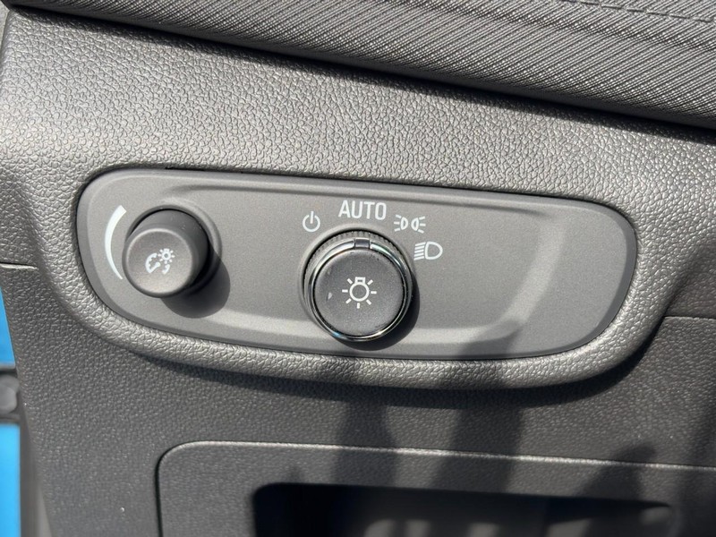 Chevrolet TrailBlazer Vehicle Image 11