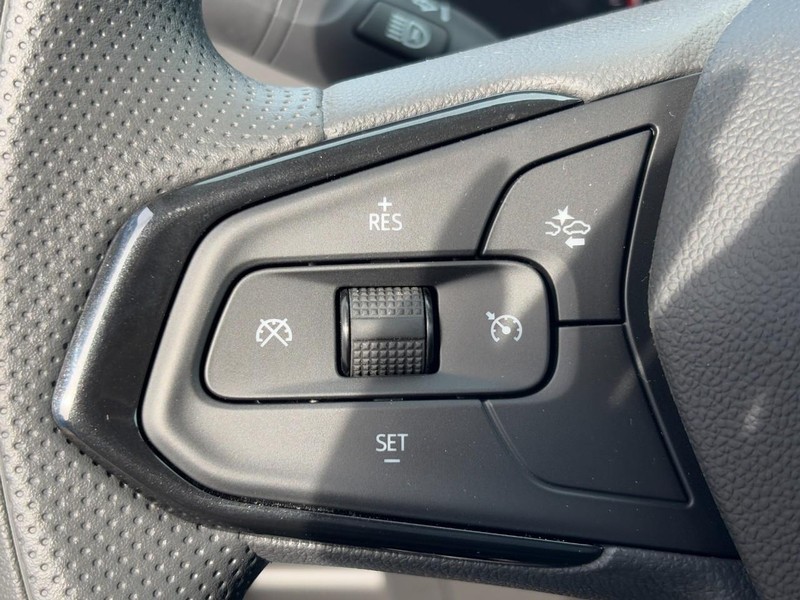 Chevrolet TrailBlazer Vehicle Image 12