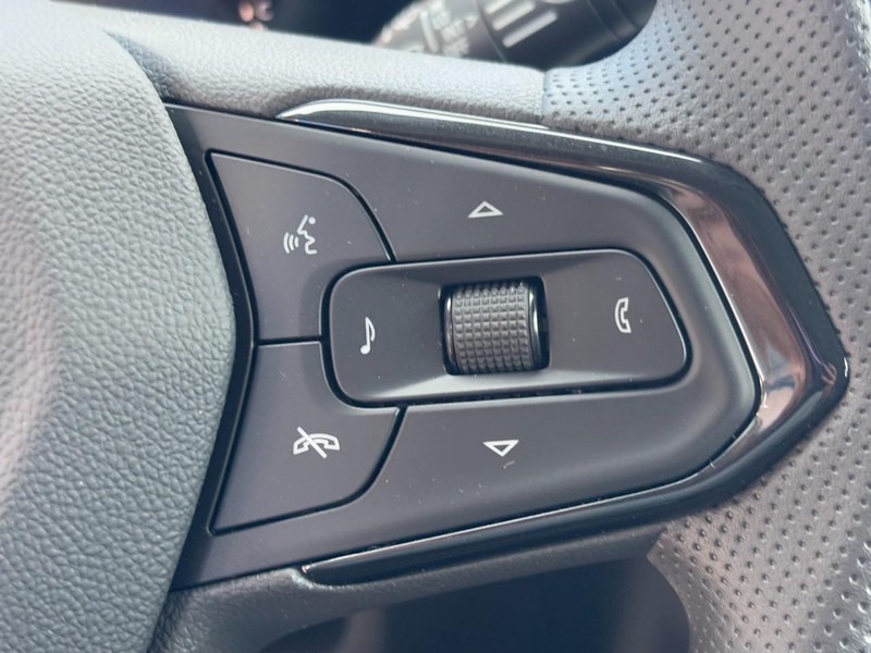 Chevrolet TrailBlazer Vehicle Image 13