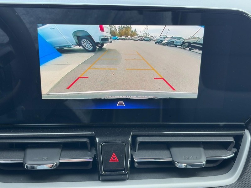 Chevrolet TrailBlazer Vehicle Image 16