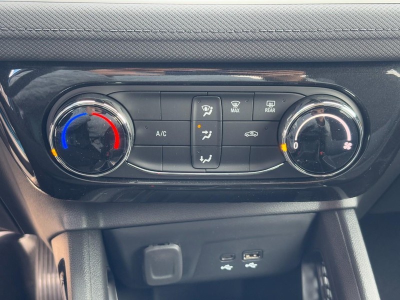 Chevrolet TrailBlazer Vehicle Image 17