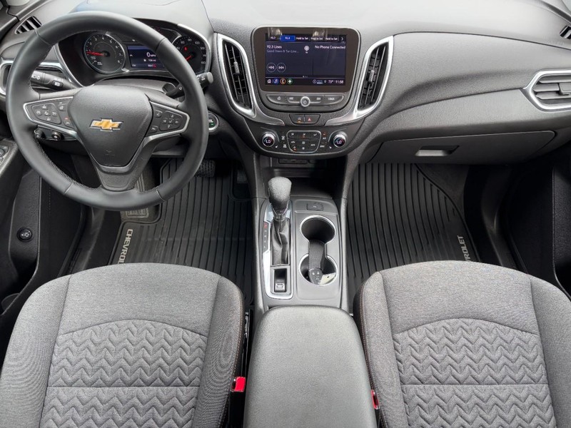 Chevrolet Equinox Vehicle Image 11