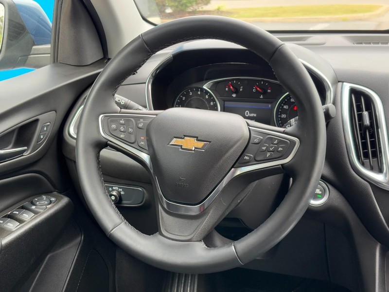 Chevrolet Equinox Vehicle Image 12