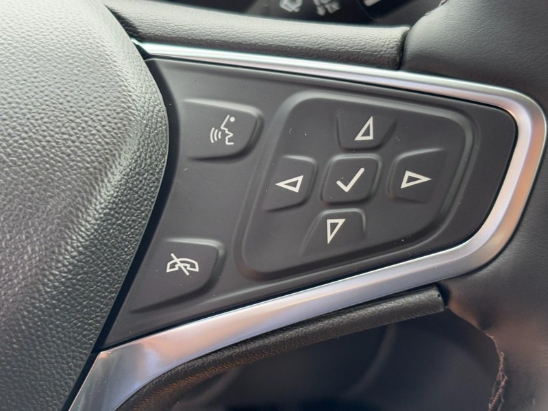 Chevrolet Equinox Vehicle Image 18