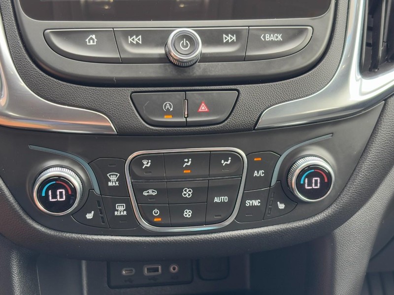 Chevrolet Equinox Vehicle Image 22