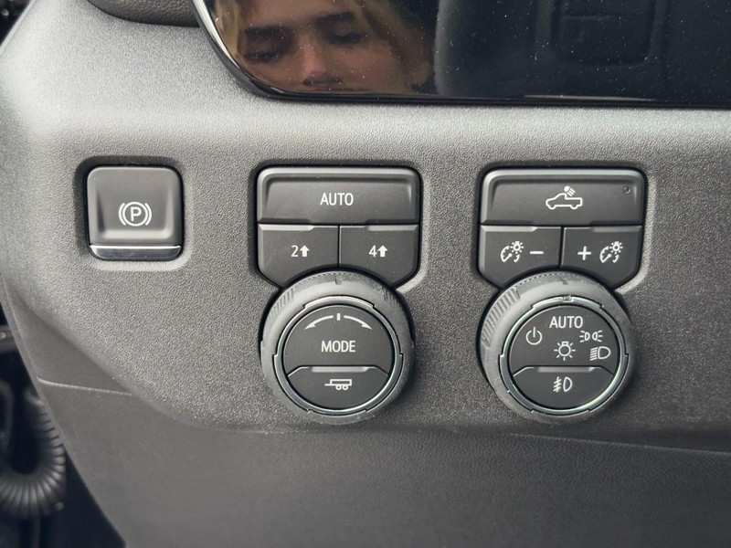 Chevrolet Silverado 1500 Vehicle Image 11