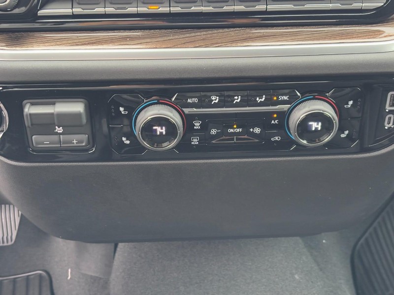 Chevrolet Silverado 1500 Vehicle Image 16