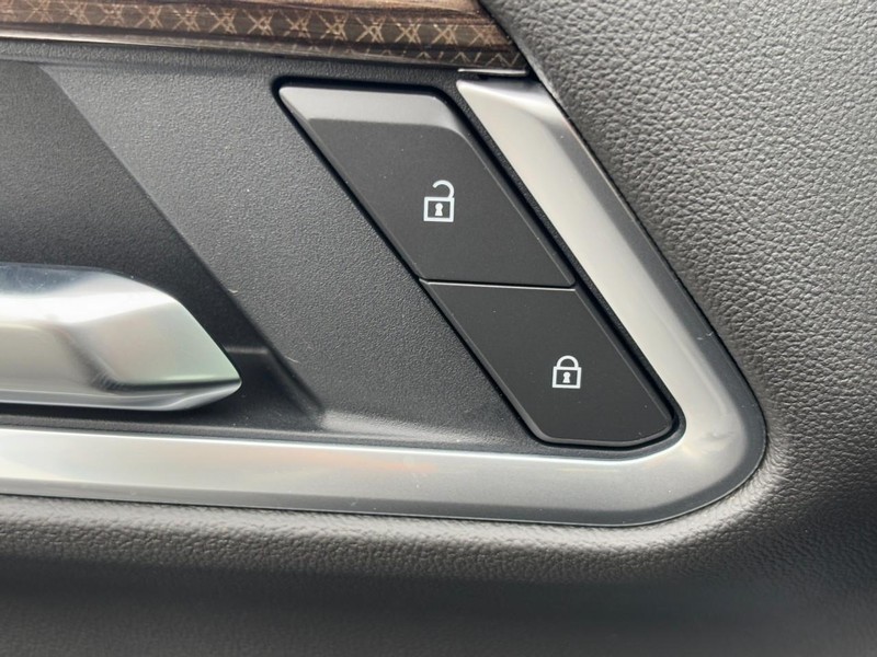 Chevrolet Silverado 1500 Vehicle Image 18