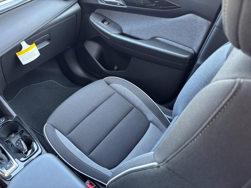 Chevrolet TrailBlazer Vehicle Image 11