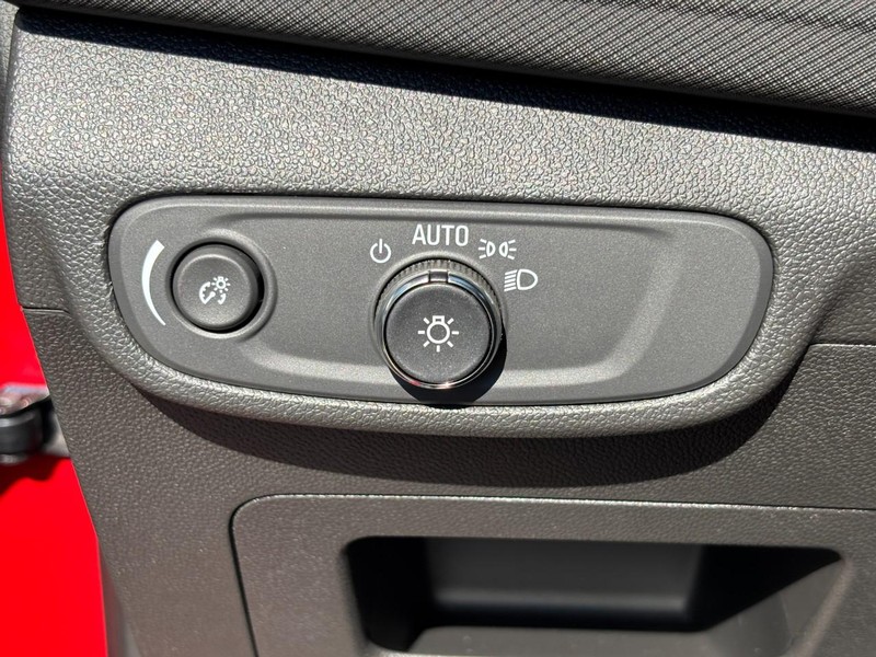 Chevrolet TrailBlazer Vehicle Image 12