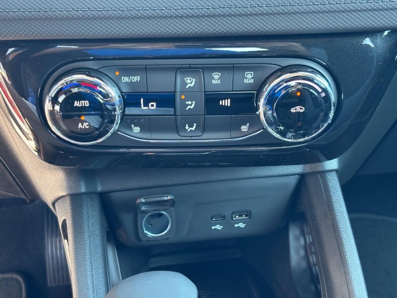 Chevrolet TrailBlazer Vehicle Image 18