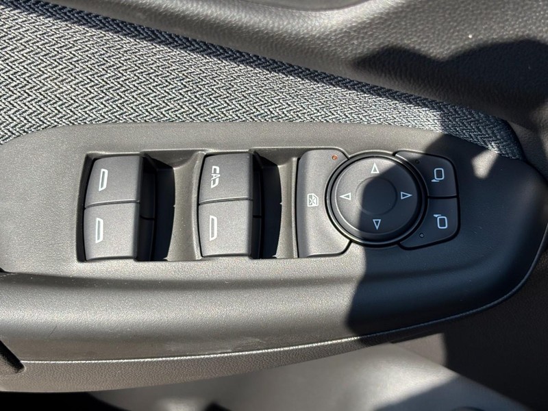 Chevrolet TrailBlazer Vehicle Image 19