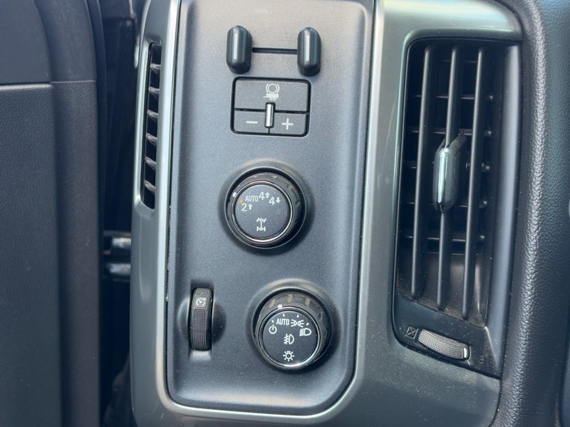 Chevrolet Silverado 1500 Vehicle Image 16