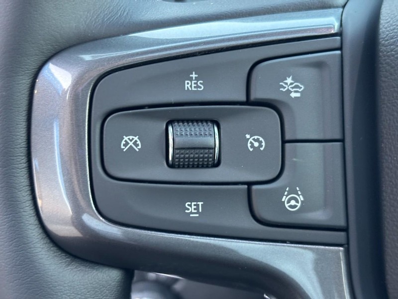 Chevrolet Silverado 1500 Vehicle Image 12