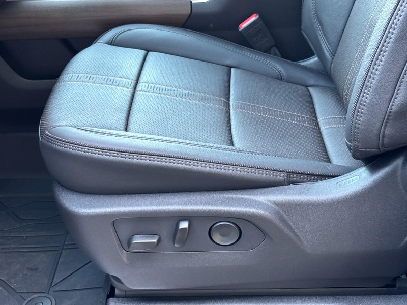 Chevrolet Silverado 1500 Vehicle Image 21