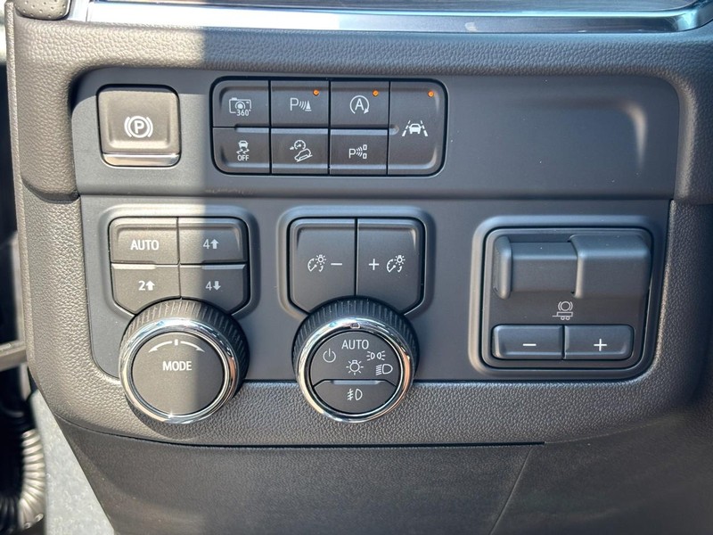 Chevrolet Tahoe Vehicle Image 12