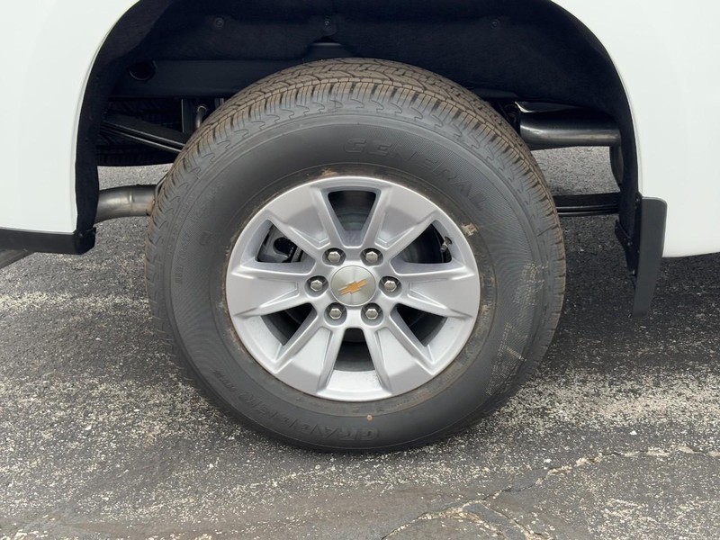 Chevrolet Silverado 1500 Vehicle Image 04