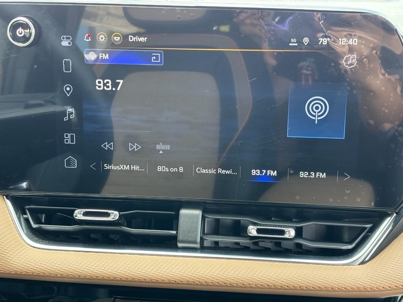 Chevrolet Equinox Vehicle Image 08