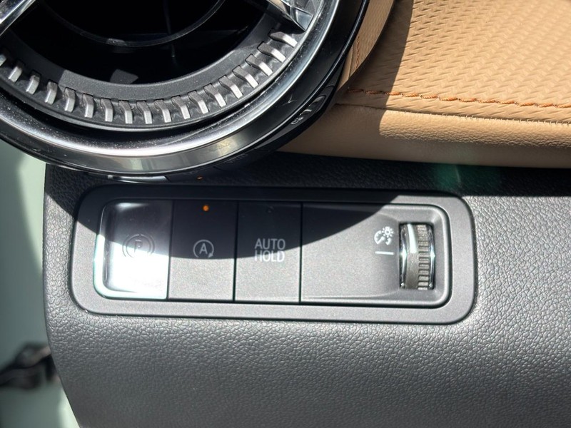 Chevrolet Equinox Vehicle Image 12