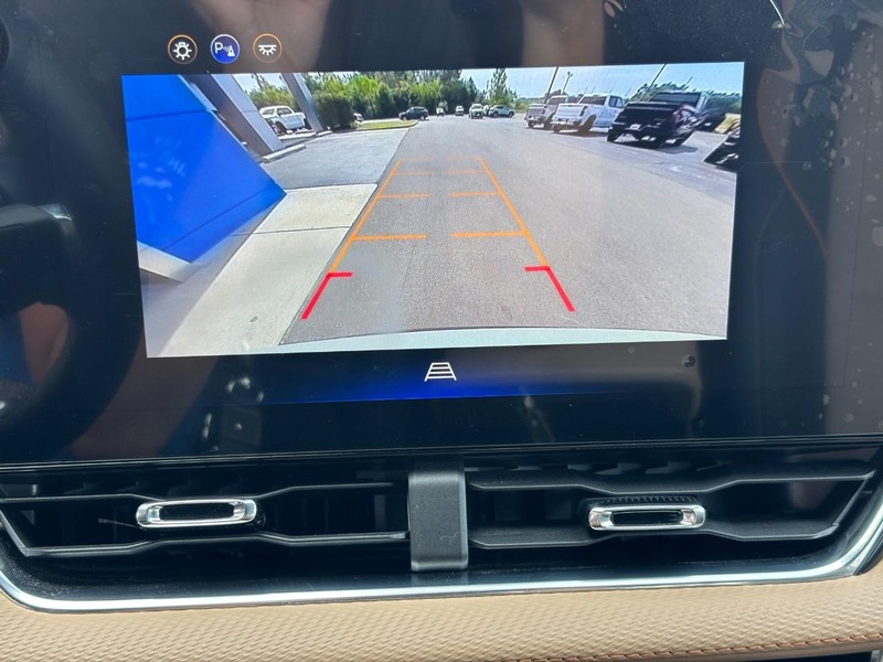 Chevrolet Equinox Vehicle Image 17