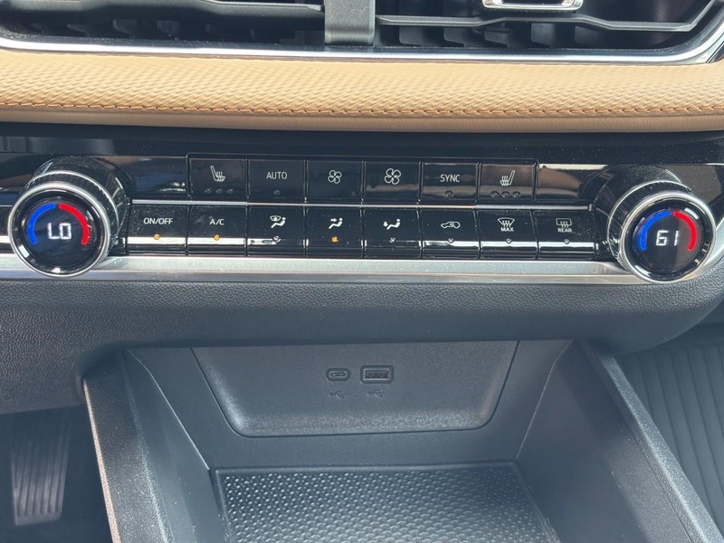 Chevrolet Equinox Vehicle Image 19