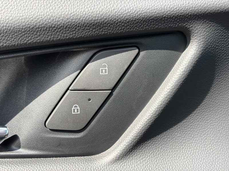 Chevrolet Equinox Vehicle Image 21