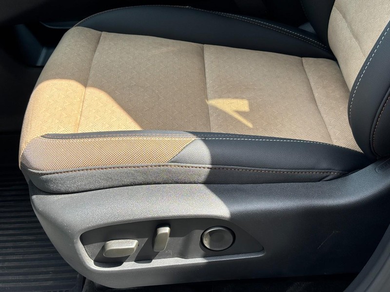Chevrolet Equinox Vehicle Image 22