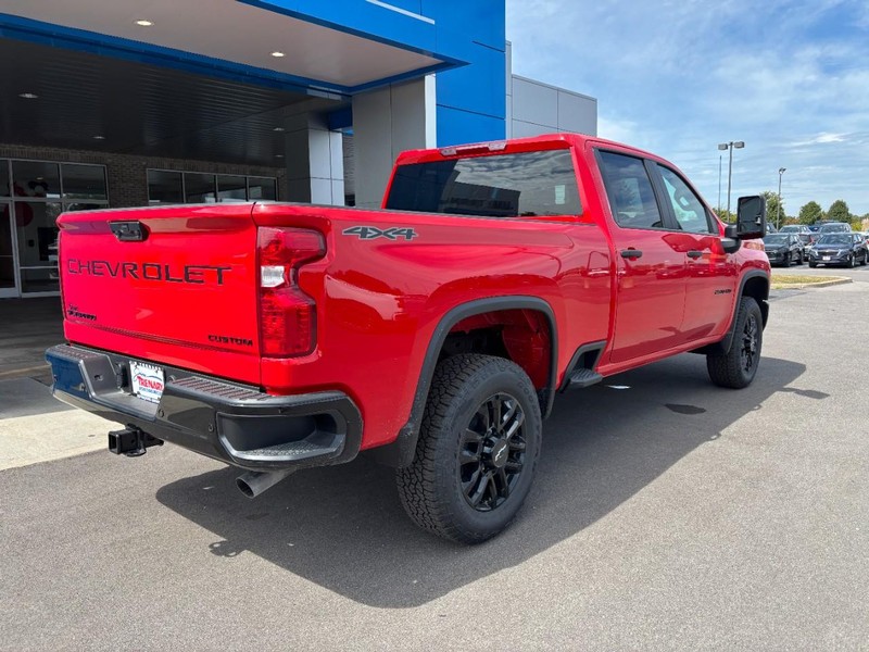 Chevrolet Silverado 2500HD Vehicle Image 03