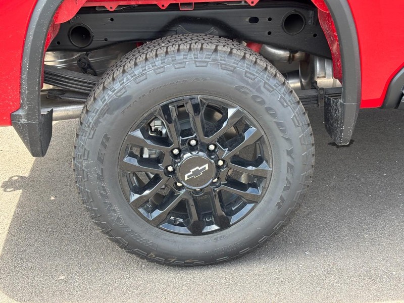 Chevrolet Silverado 2500HD Vehicle Image 04
