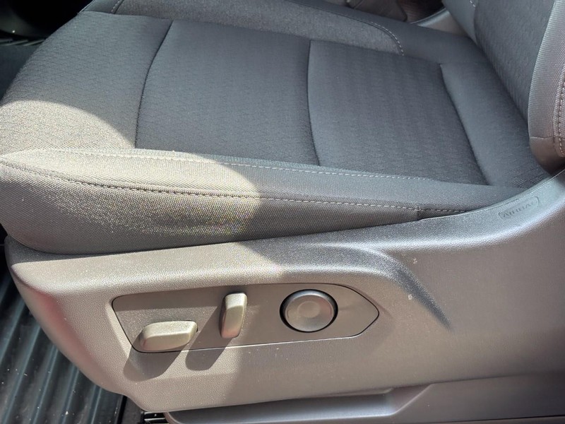 Chevrolet Silverado 2500HD Vehicle Image 20