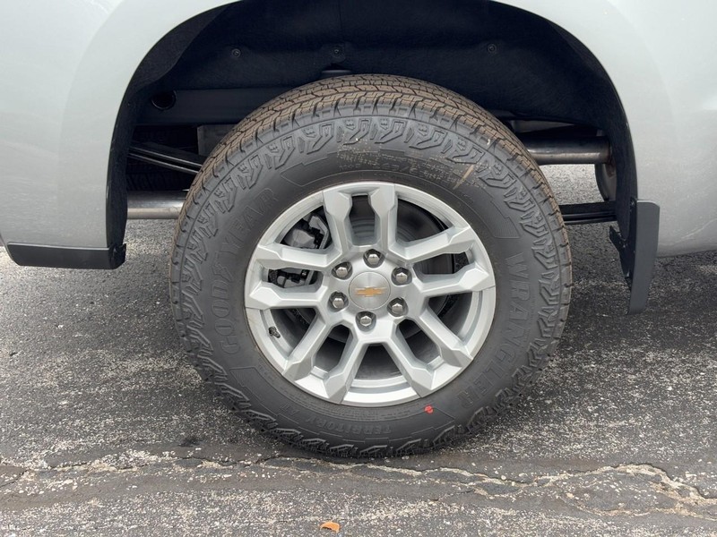 Chevrolet Silverado 1500 Vehicle Image 04