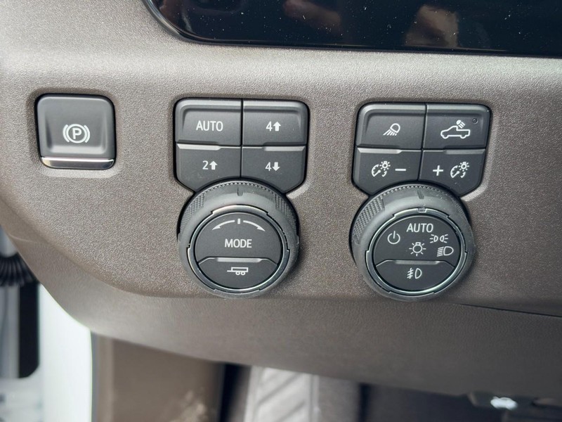 Chevrolet Silverado 1500 Vehicle Image 12
