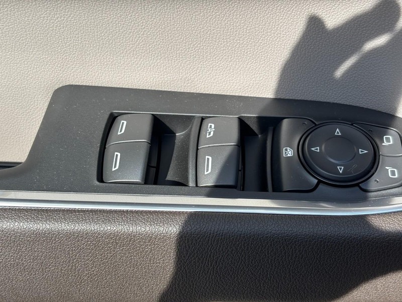 Chevrolet Silverado 1500 Vehicle Image 19